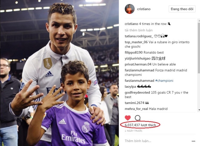 Ronaldo 'quay' tung bung tren may bay rieng anh 4