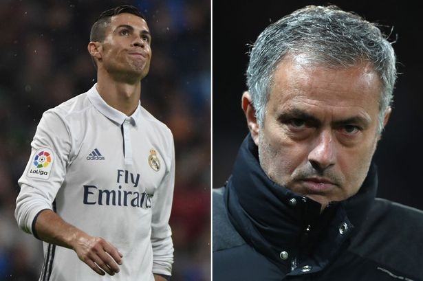 Ronaldo - Mourinho va cuoc chien suot 10 nam qua anh 8
