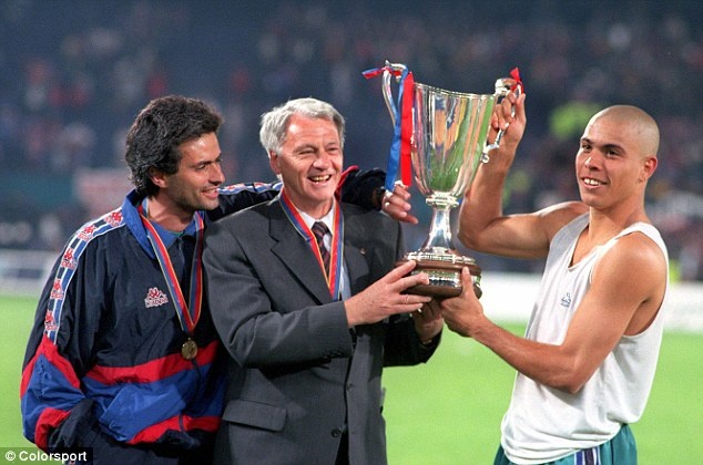 Ronaldo - Mourinho va cuoc chien suot 10 nam qua anh 9