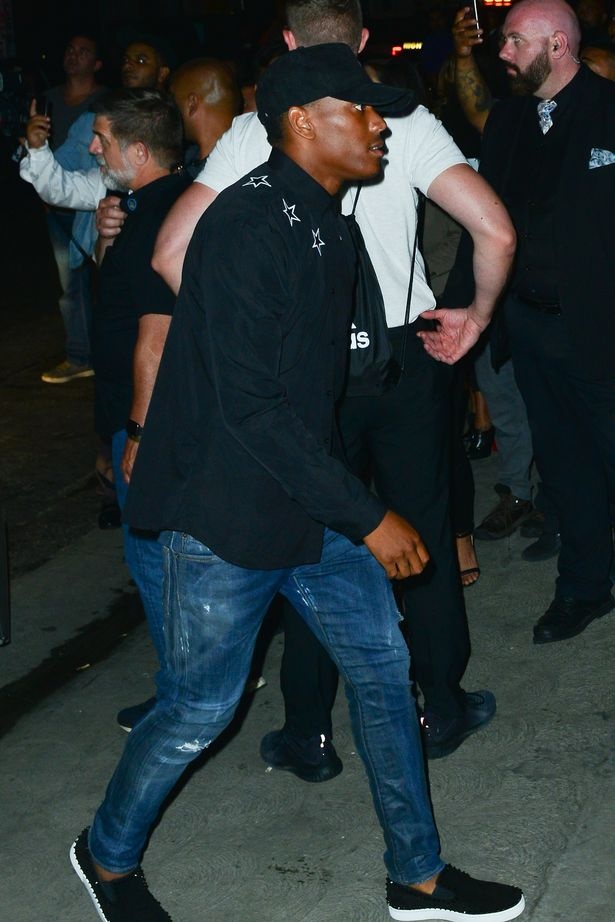 Carrick cam dau doan sao MU den hop dem mung chien thang anh 8