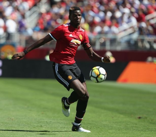 Mourinho ngam tiet lo Pogba se thay Carrick deo bang thu quan hinh anh