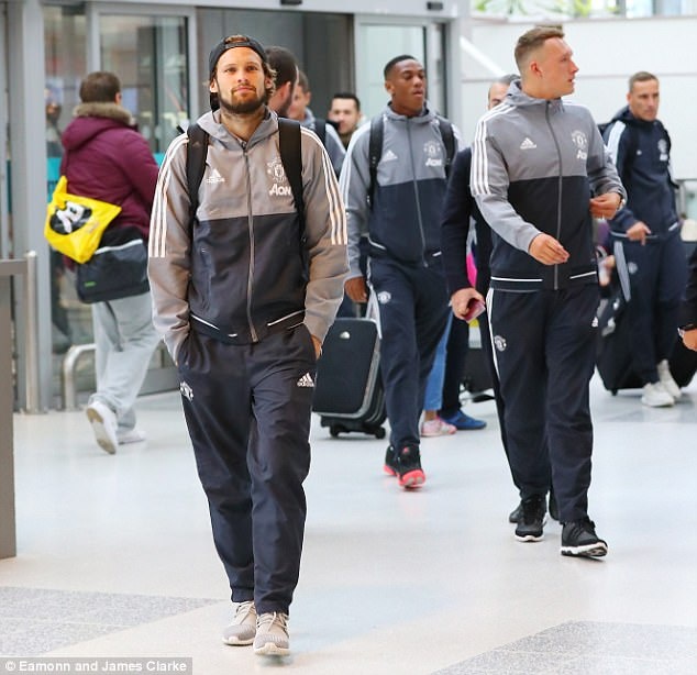 Matic hứng khởi trong chuyến du đấu đầu tiên cùng MU ảnh 4 Matic hung khoi trong chuyen du dau dau tien cung MU anh 4