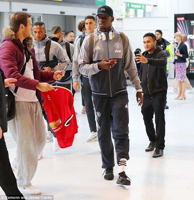 Matic hứng khởi trong chuyến du đấu đầu tiên cùng MU ảnh 6 Matic hung khoi trong chuyen du dau dau tien cung MU anh 6