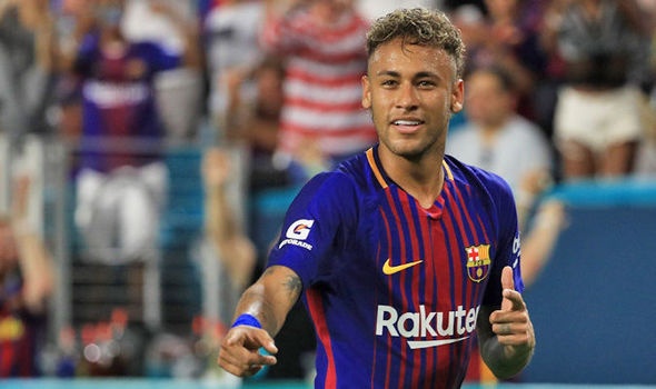 Nhung man trinh dien an tuong cua Neymar trong mau ao Barcelona hinh anh