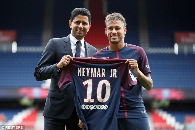 Chùm ảnh lần đầu tiên Neymar khoác áo Paris SG ảnh 2 Chum anh lan dau tien Neymar khoac ao Paris SG anh 2