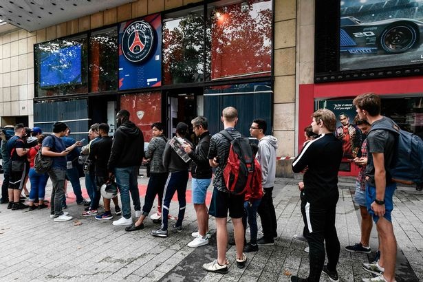 Neymar khan goi chinh thuc roi Barcelona anh 8