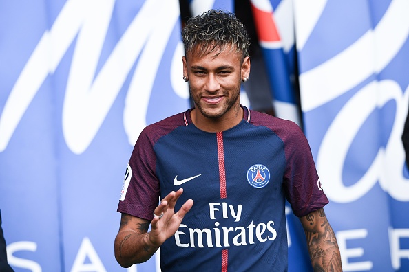 Neymar rạng rỡ trong buổi tập đầu tiên cùng Paris SG ảnh 9 Neymar rang ro trong buoi tap dau tien cung Paris SG anh 9