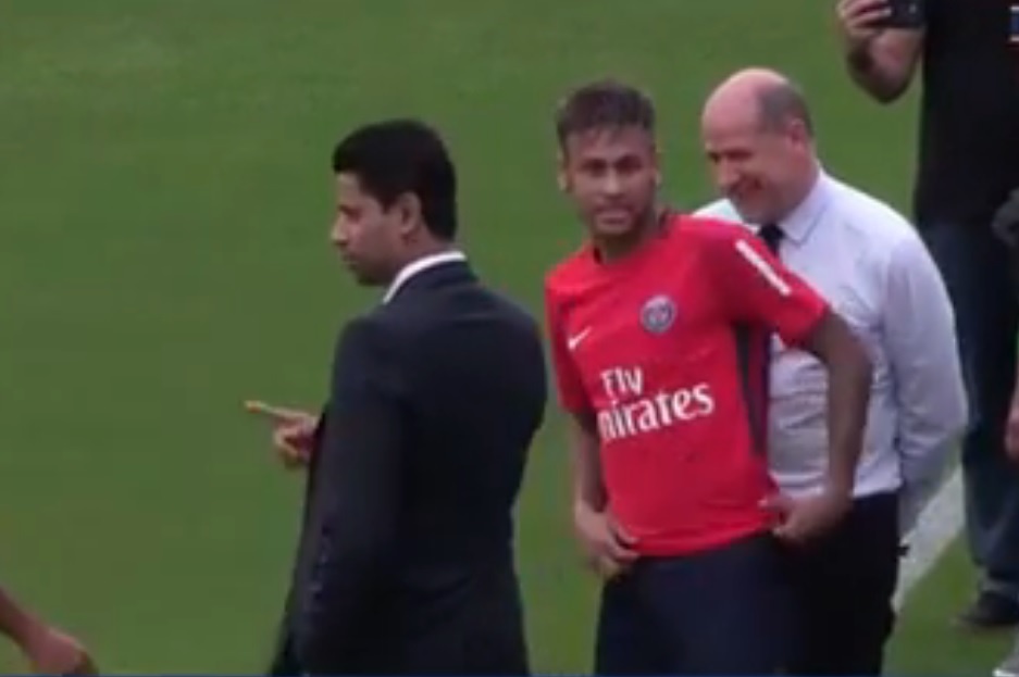 Neymar rạng rỡ trong buổi tập đầu tiên cùng Paris SG ảnh 1 Neymar rang ro trong buoi tap dau tien cung Paris SG anh 1