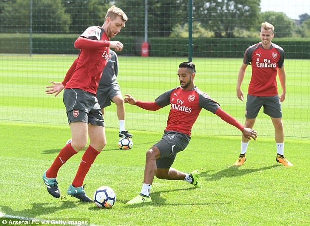 Dan sao Arsenal tich cuc luyen tap chuan bi cho tran khai man Premier League anh 11