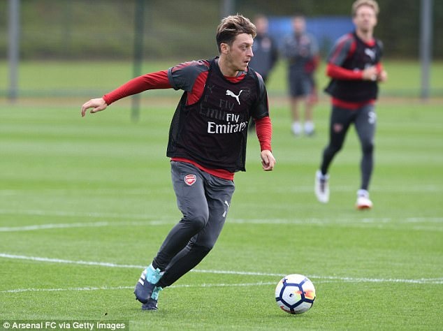 Dan sao Arsenal tich cuc luyen tap chuan bi cho tran khai man Premier League anh 5