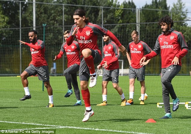 Arsenal tich cuc luyen tap chuan bi cho tran khai man Premier League hinh anh