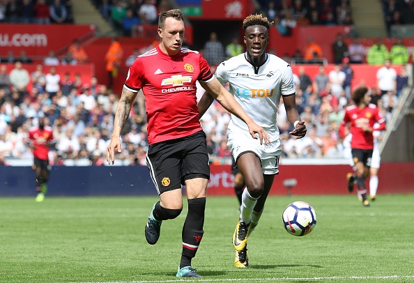 Cham diem Swansea 0-4 MU: Nhung sat thu goc Phi va nguoi hung Mkhitaryan anh 4