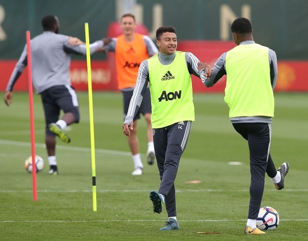 Sao MU vui mừng đón Rojo trở lại luyện tập ảnh 7 Sao MU vui mung don Rojo tro lai luyen tap anh 7