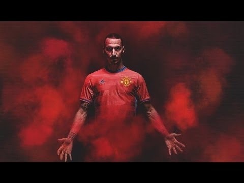 Nhung hinh anh Ibra chinh thuc khoac ao so 10 MU hinh anh