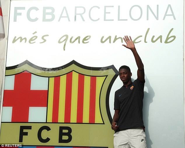 Ousmane Dembele chinh thuc ra mat Barcelona hinh anh
