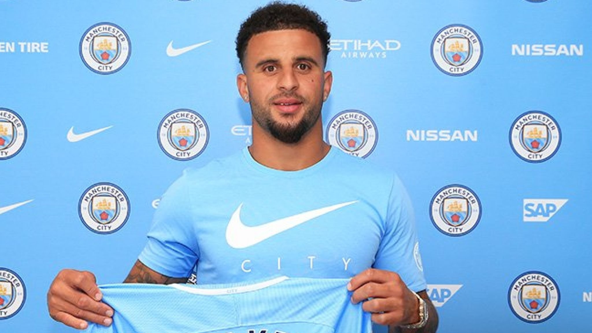 Toan bo hop dong da hoan tat tai Premier League anh 11