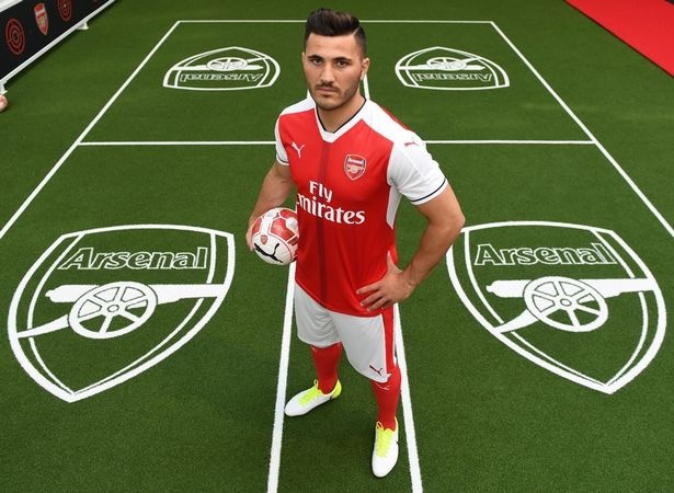 Toan bo hop dong da hoan tat tai Premier League hinh anh