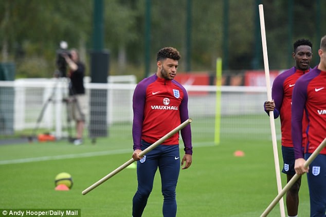 DT Anh luyen tap voi gay truoc tran dau voi Slovakia anh 8