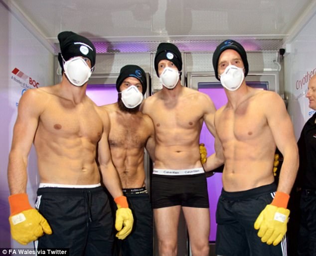 Tuyen xu Wales dung phuong phap dac biet de hoi phuc the luc hinh anh