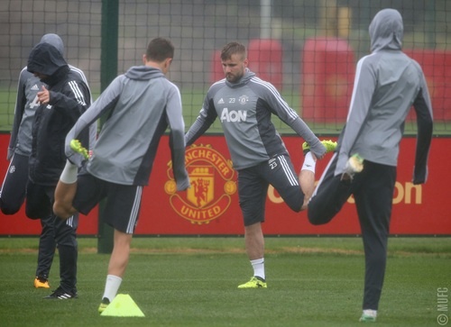 Dan sao MU dam mua luyen tap truoc tran chien voi Southampton hinh anh