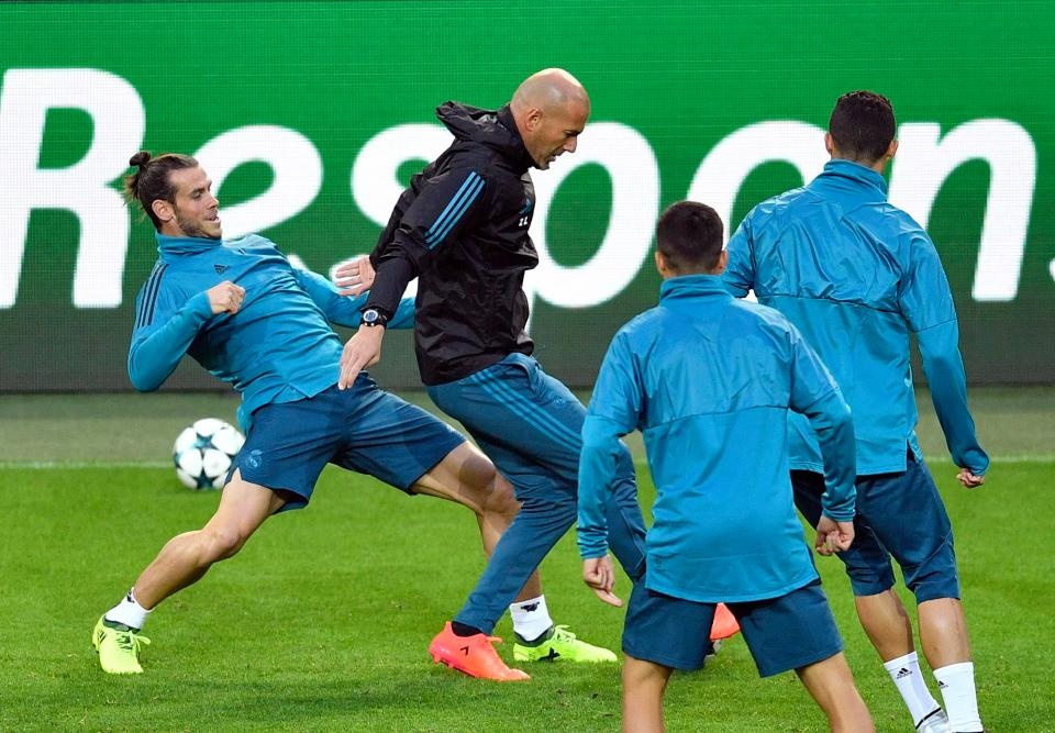 Zidane tich cuc luyen tap cung hoc tro chuan bi dai chien voi Dortmund anh 2