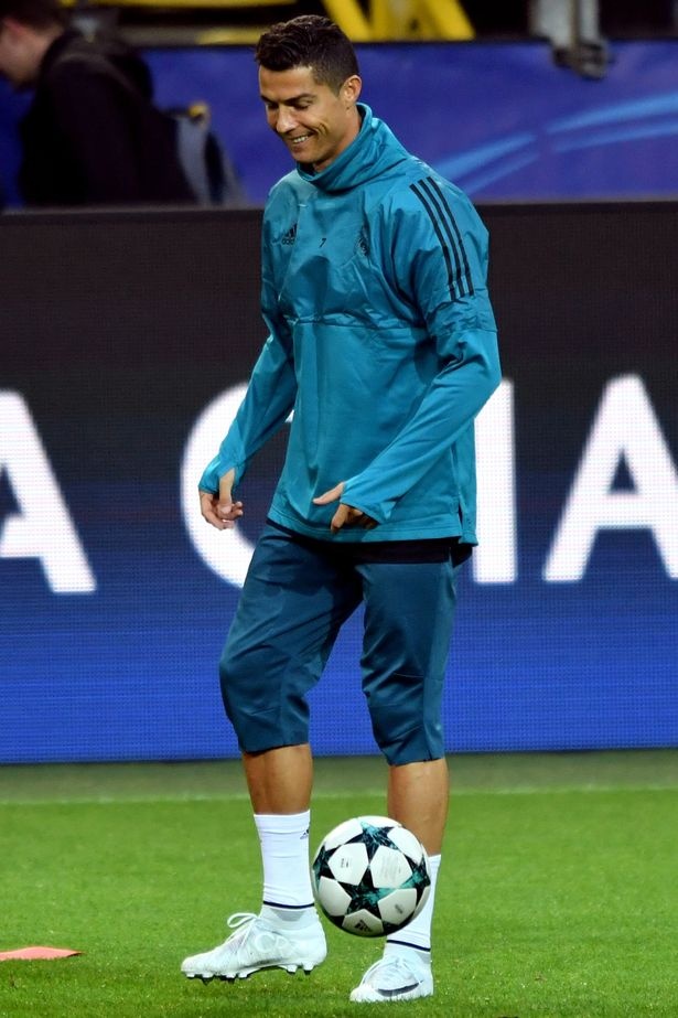 Zidane tich cuc luyen tap cung hoc tro chuan bi dai chien voi Dortmund anh 4