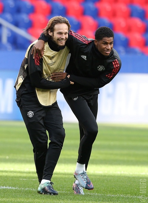 Dan sao MU vui ve luyen tap truoc cuoc chien voi CSKA Moscow anh 9