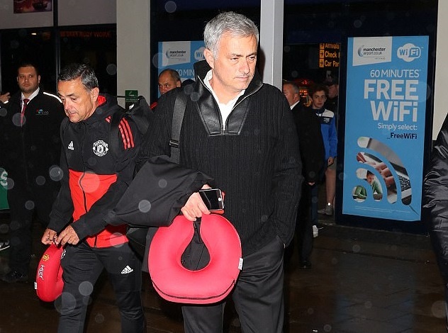 Dan sao Man Utd ue oai tro ve trong dem hinh anh