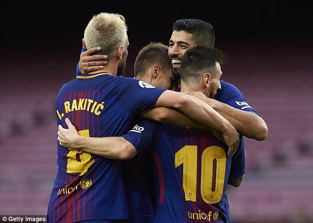 Suarez xé áo và rời sân khi trận đấu chưa kết thúc ảnh 5 Suarez xe ao va roi san khi tran dau chua ket thuc anh 5