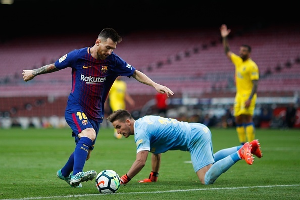 Suarez xé áo và rời sân khi trận đấu chưa kết thúc ảnh 6 Suarez xe ao va roi san khi tran dau chua ket thuc anh 6