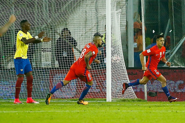 Sanchez toa sang giup Chile tien sat vong chung ket World Cup 2018 anh 8