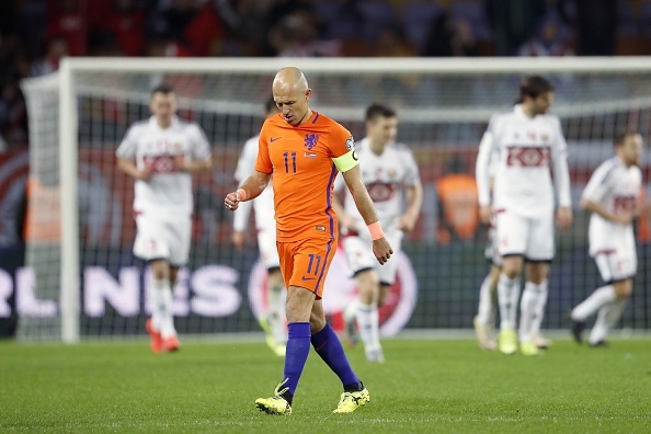 Robben va Depay toa sang, Ha Lan van kho gianh quyen den Nga hinh anh