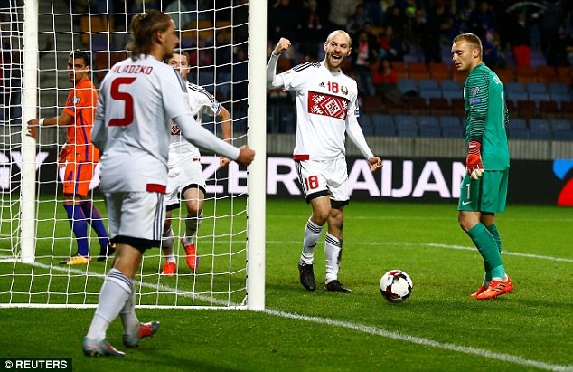 Robben va Depay toa sang,  Ha Lan van kho gianh quyen den Nga anh 5