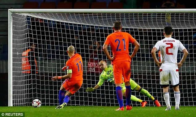 Robben va Depay toa sang,  Ha Lan van kho gianh quyen den Nga anh 7