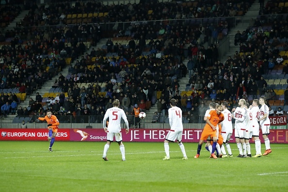Robben va Depay toa sang,  Ha Lan van kho gianh quyen den Nga anh 8
