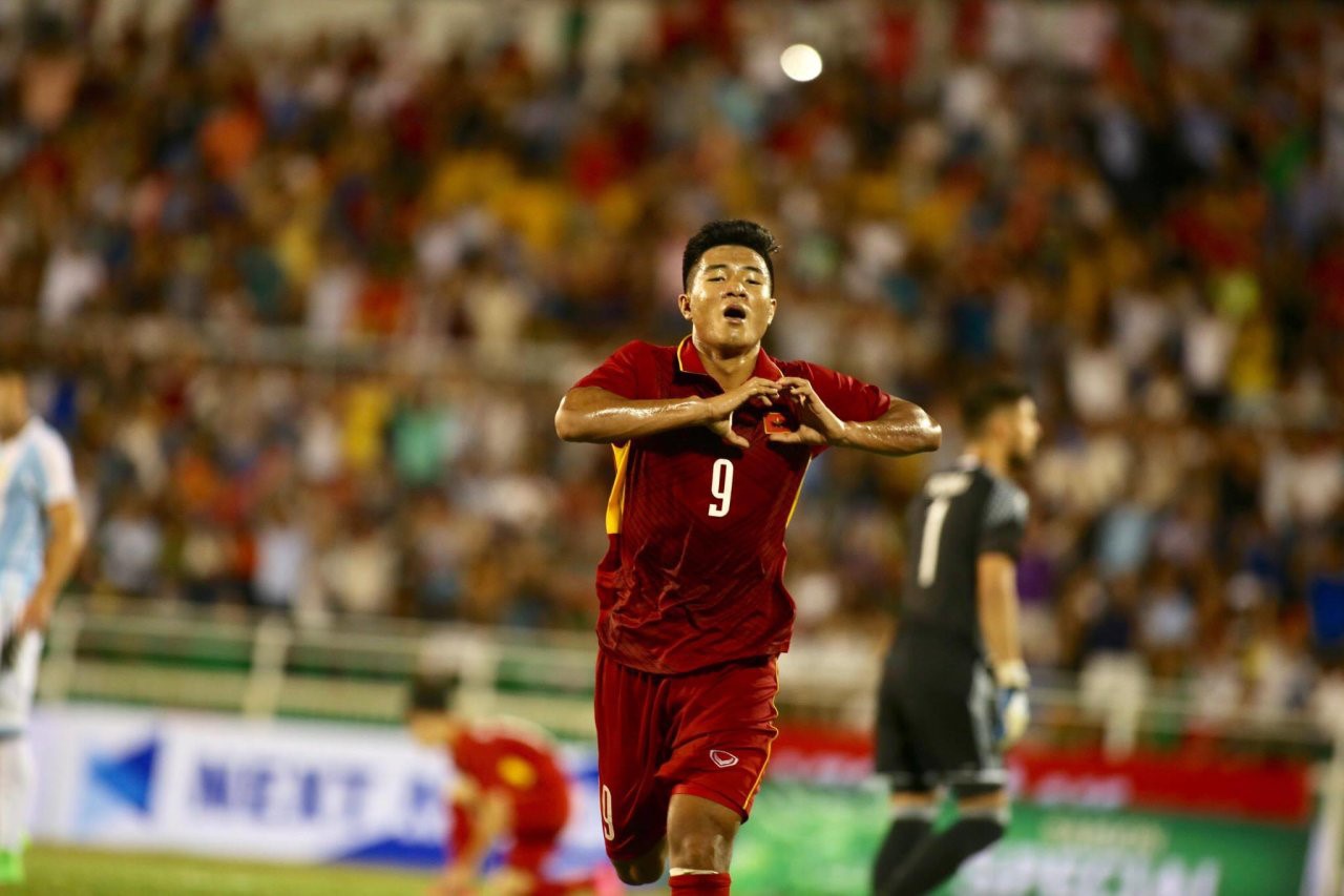 Đà Nẵng: 'Đức Chinh lên tuyển cũng không cạnh tranh được vị trí' ảnh 1 Da Nang: 'Duc Chinh len tuyen cung khong canh tranh duoc vi tri' anh 1