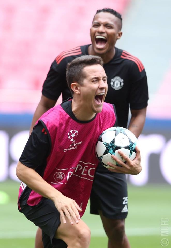 Dan sao MU hao hung truoc cuoc doi dau voi Benfica anh 8