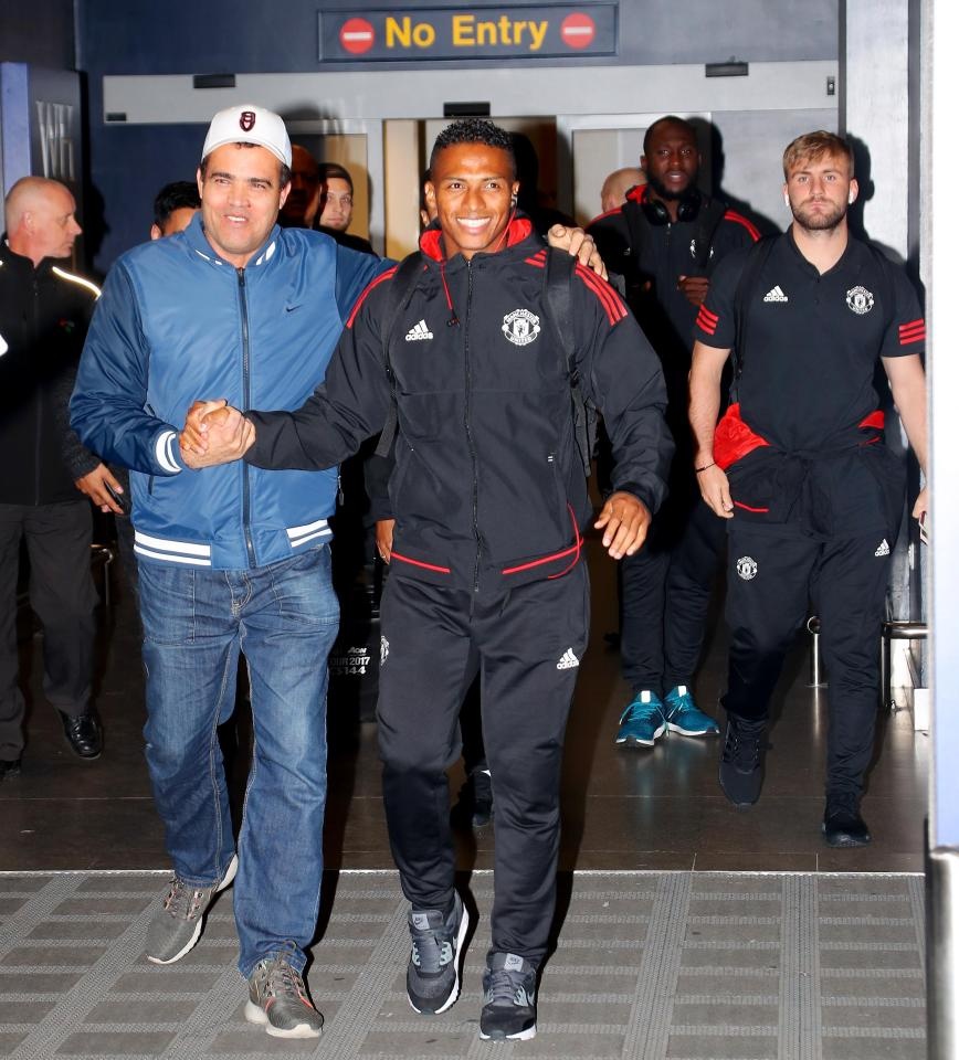 Danh bai Benfica, dan sao Man Utd vui ve tro ve ngay trong dem hinh anh