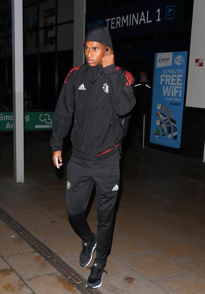 Danh bai Benfica,  dan sao MU vui ve tro ve ngay trong dem anh 4