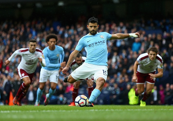 Aguero tro lai,  Man City nhe nhang de bep Burnley anh 4