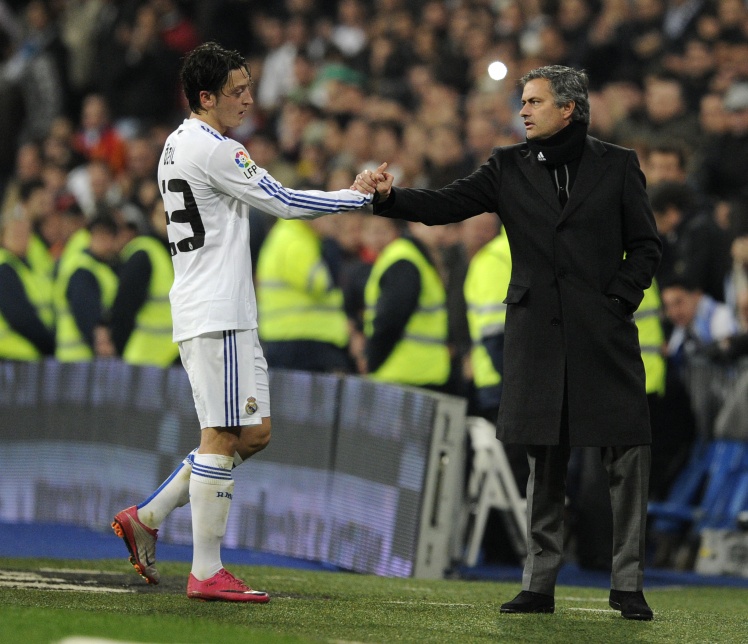 Liệu Mesut Oezil có phù hợp cho Man Utd? ảnh 2 Lieu Mesut Oezil co phu hop cho Man Utd? anh 2