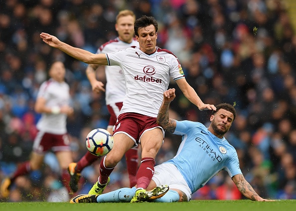 Aguero tro lai,  Man City nhe nhang de bep Burnley anh 7