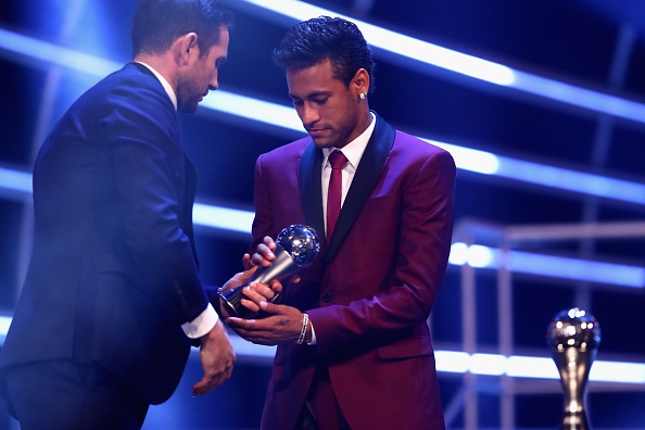 Ronaldo va Messi phot lo nhau trong phieu bau cau thu hay nhat nam anh 4