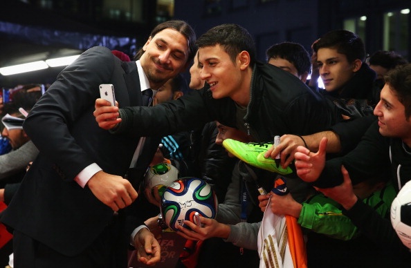 Ronaldo va Messi phot lo nhau trong phieu bau cau thu hay nhat nam anh 5