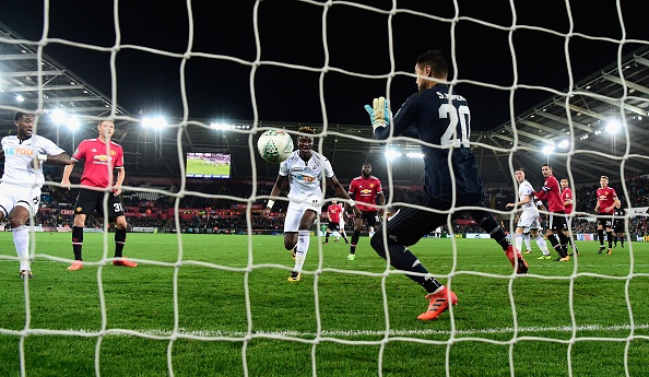 Cham diem Swansea 0-2 MU: Nguoi hung Lingard anh 1