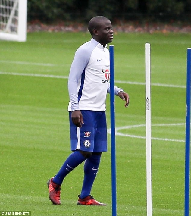 HLV Conte tho phao khi Kante tro lai luyen tap anh 2