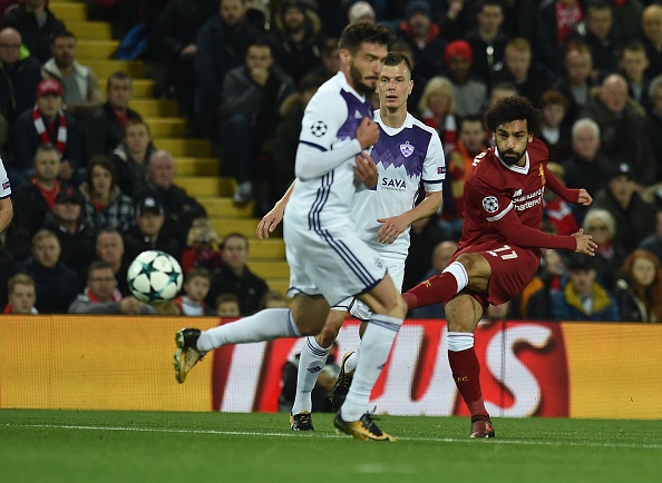 Salah toa sang giup Liverpool giu vung ngoi dau bang E anh 2