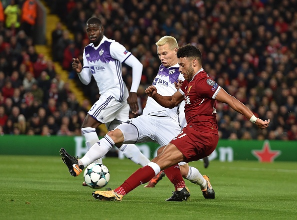 Salah toa sang giup Liverpool giu vung ngoi dau bang E anh 3