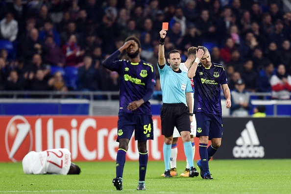 Depay toa sang khien Rooney som roi Europa League anh 7