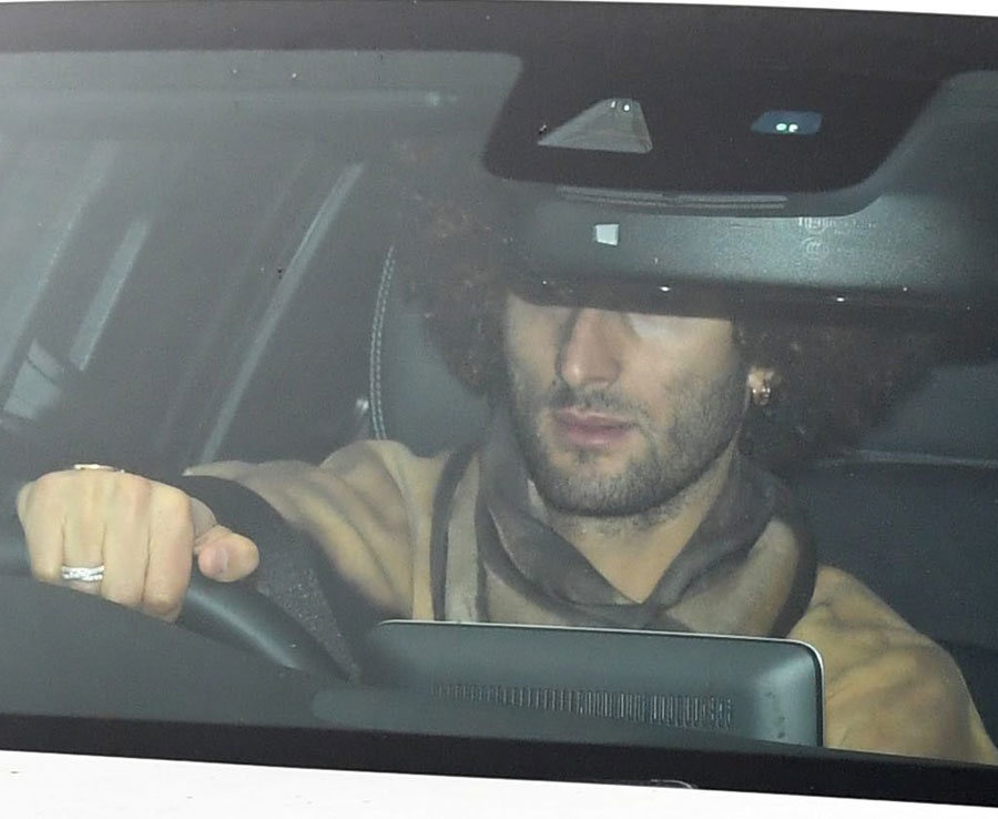 Pogba tươi cười tới sân tập trước đại chiến với Chelsea ảnh 2 Pogba tuoi cuoi toi san tap truoc dai chien voi Chelsea anh 2